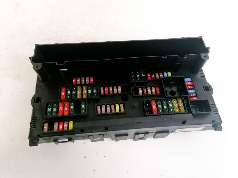 923442101 BMW 5-Series 2010 Fuse box