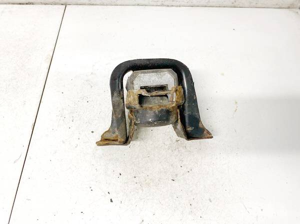 Toyota Yaris 2004 Engine Mounting and Transmission Mount (Engine support)