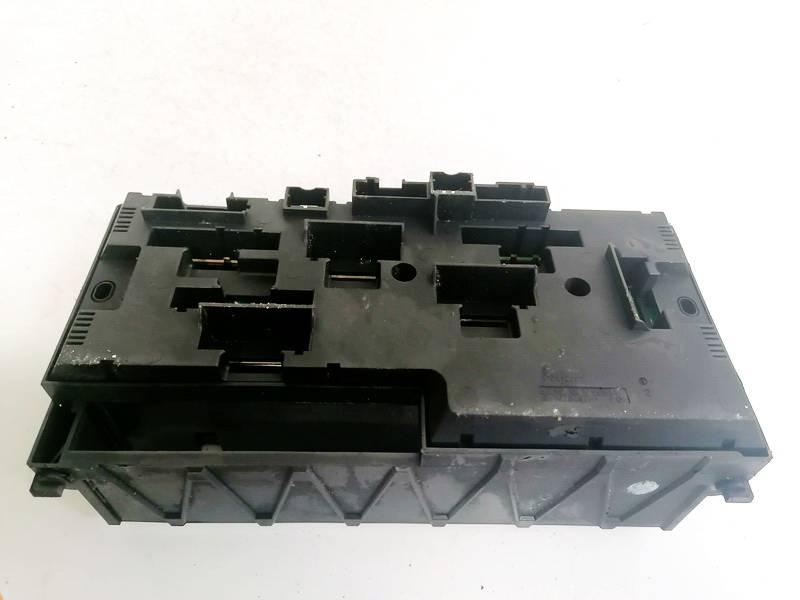 923442101 BMW 5-Series 2010 Fuse box
