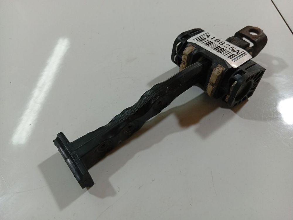 Opel Astra 2005 Oven Rajoitin - EDESSÄ OIKEALLA