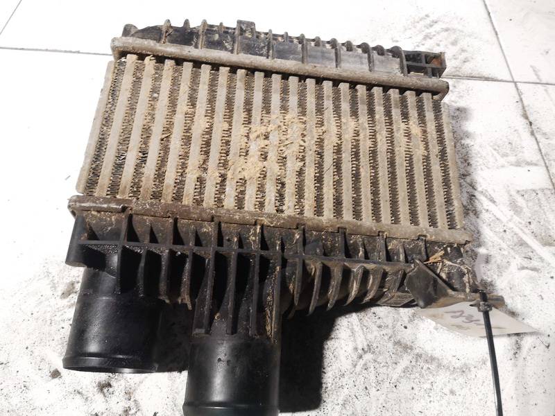 Toyota Corolla 2004 Chłodnica intercoolera