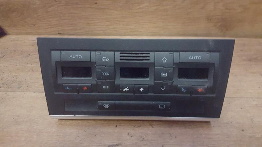 8E0820043AA Audi A4 2003 Panel sterowania klimatyzacją (przełączniki ogrzewania)