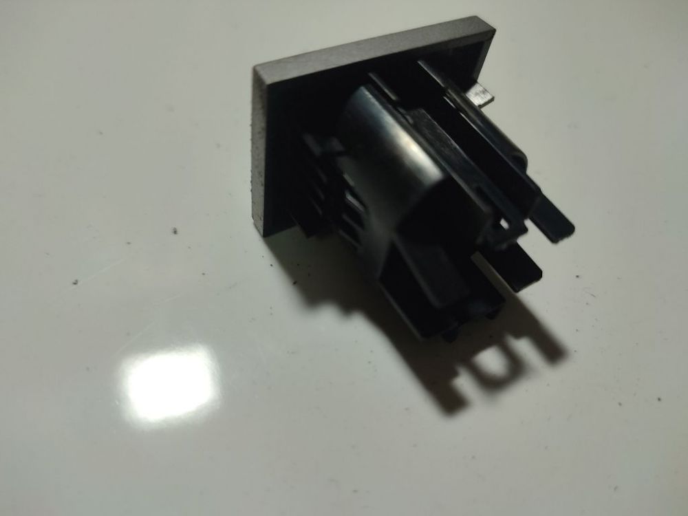 5605LAB Ford Focus 2011 Wykończenie wnętrza (plastikowe elementy) - Thumbnail 3