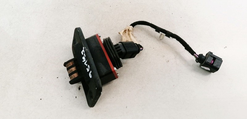 2K0907437 Volkswagen Caddy 2005 Durvju kontakti – kreisā puse