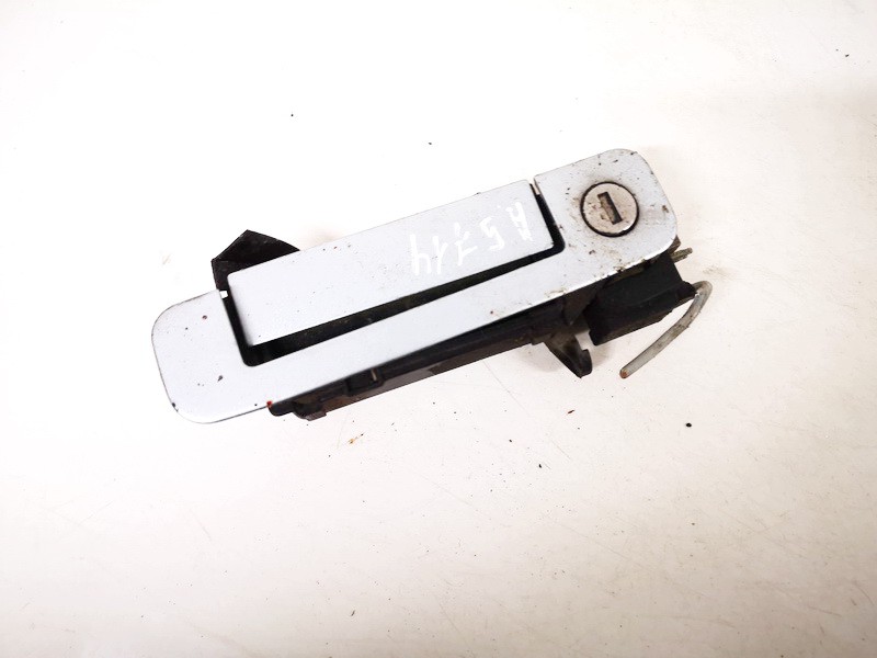 8D0837208A Audi A4 1999 Zewnętrzna klamka drzwi - PRZEDNIE PRAWE