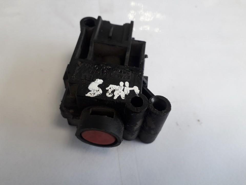 e7ae9341aa e7ae9341aa, 25146gb000 Inertia fuel cut off switch (FUEL CUT OFF SWITCH) Ford Focus