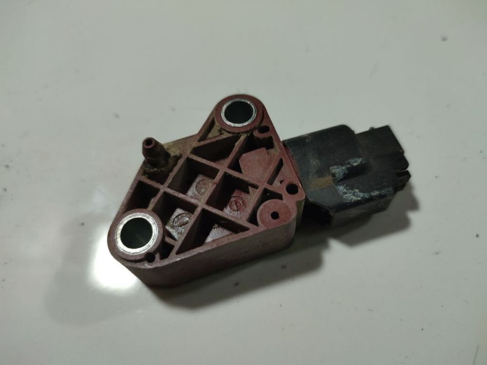 30737138 Volvo V50 2005 Srs Airbag crash sensor