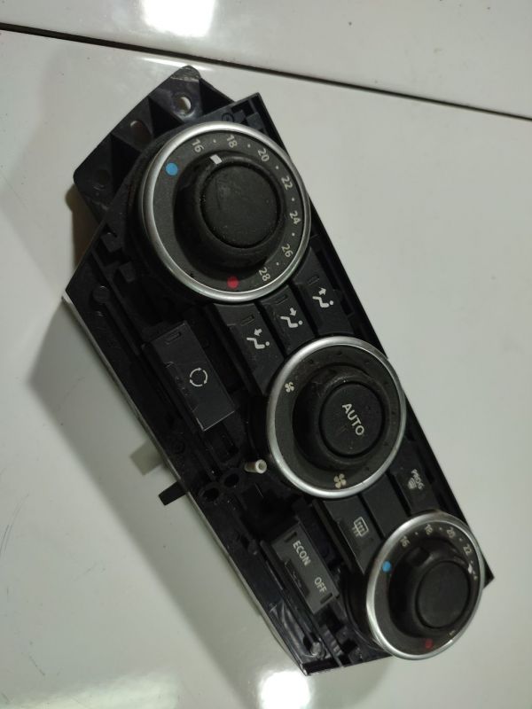 6H5219E900BB Land-Rover Freelander 2008 Climate Control Panel (heater control switches)