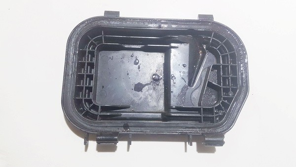 16016300L Audi A6 2010 Headlight bulb dust cover cap - FRONT - Thumbnail 2