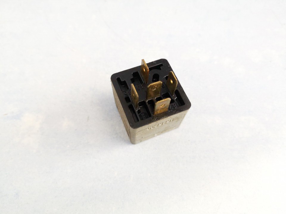 0332209159 SAAB 9-5 1998 Relay module | EuroImpex