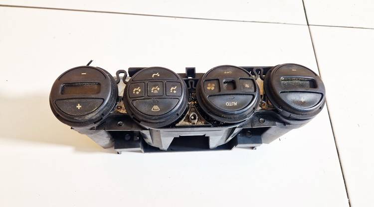 53600974 Opel Omega 1997 Climate Control Panel (heater control switches)