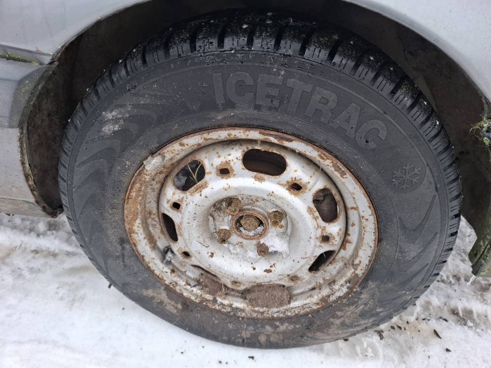 4×100 Volkswagen Passat 1990 Komplet stalowych felg R14