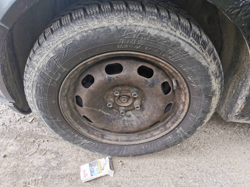 5X100 Volkswagen Golf 1999 Teräsvanne Kokoonpano R15