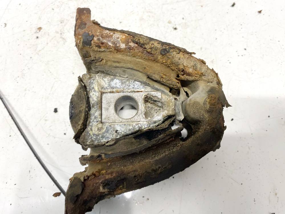 Opel Omega 2001 Poduszki silnika oraz poduszki skrzyni biegów