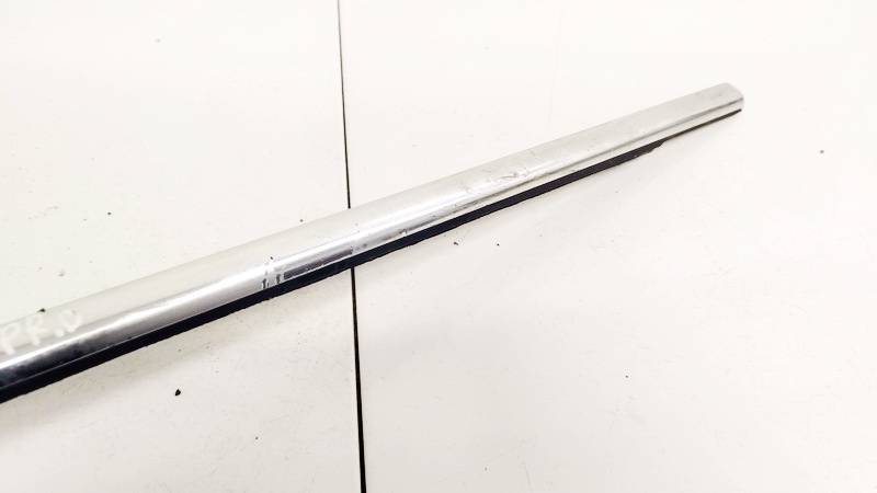 Volkswagen Passat 2007 Glass Trim Molding-weatherstripping - FRONT RIGHT - Thumbnail 2