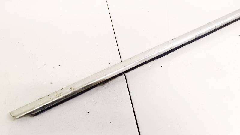 Volkswagen Passat 2007 Glass Trim Molding-weatherstripping - FRONT RIGHT