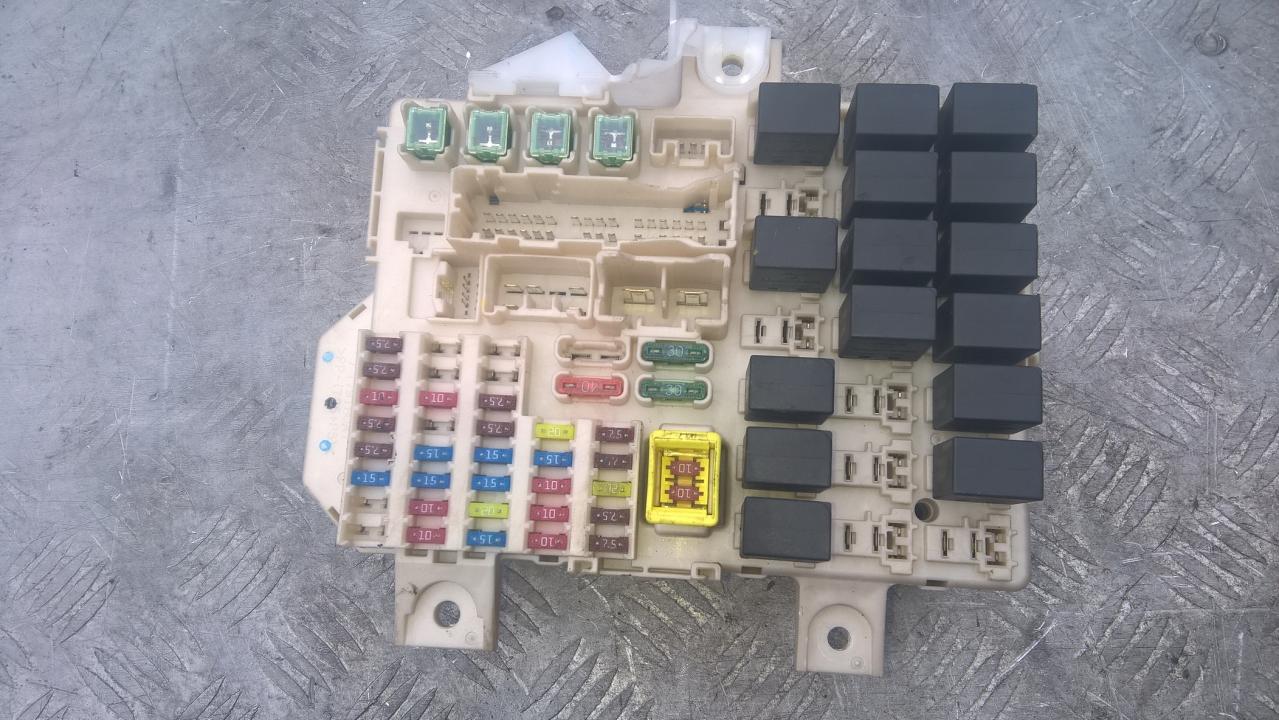 8637A169 Mitsubishi Colt 2006 Fuse box