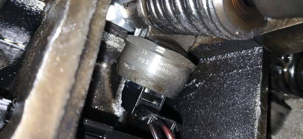 038130073BN Volkswagen Golf Plus 2006 Degvielas iesmidzinātājs (inžektors) - Thumbnail 2