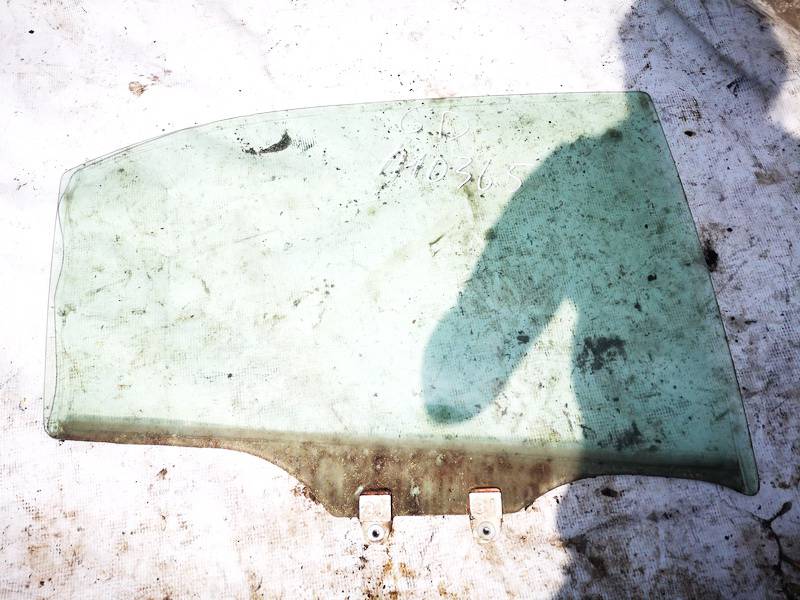 Honda Accord 2004 Боковое окно - задний правый