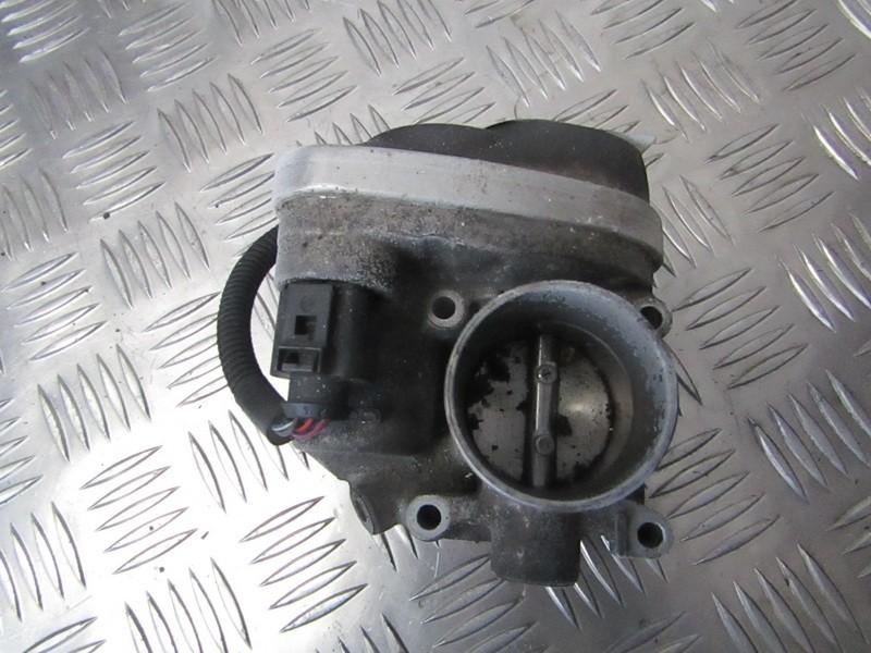 036133062N Volkswagen Polo 2002 Suurella Virtaamalla Varustettu Kaasuläpän