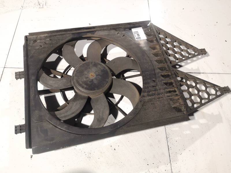 6R0121207A Seat Toledo 2009 Dyfuzor (wentylator chłodnicy)