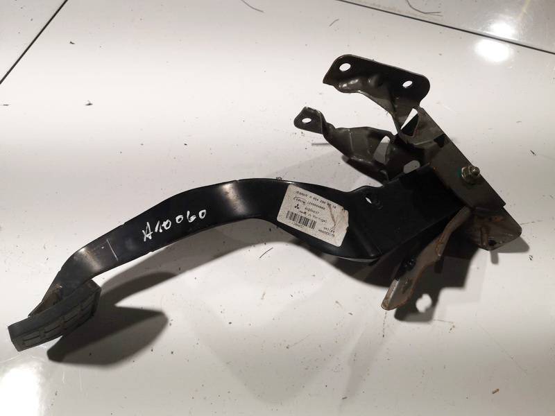 A4542900718 Mitsubishi Colt 2004 Stabdziu pedalas