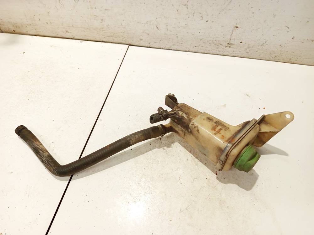 8D0422373C Volkswagen Passat 1999 Power Steering Pump Oil Reservoir Tank
