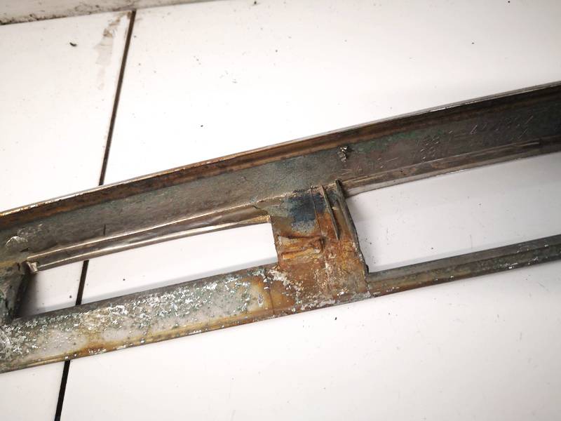 7681144030 Toyota Avensis Verso 2001 Zewnętrzne wykończenie tylnej klapy (oświetlenie tablicy rejestracyjnej) - TYLNE - Thumbnail 3