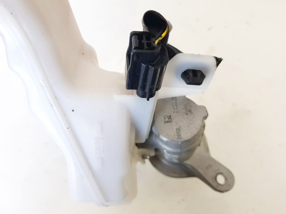 0204796412 used Brake Master Cylinder Reservoir Nissan Qashqai 2020 1