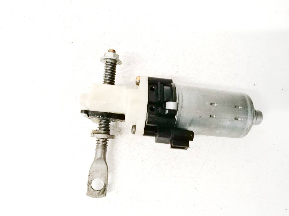 8582033020 Lexus IS - CLASS 2006 Istuimen moottori - EDESSÄ VASEMMALLA