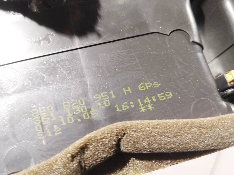 8E0820951 Audi A4 2006 Salono oro groteles - Thumbnail 3