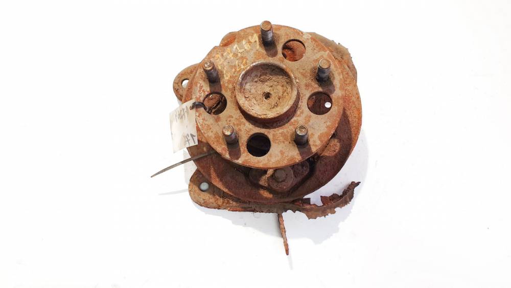 Toyota Avensis Verso 2002 Кулак поворотный задний левый