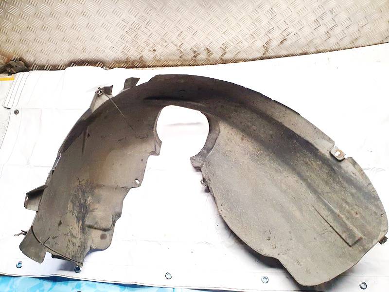 Ford Focus 2004 Etupyörän sisälokasuojat - EDESSÄ VASEMMALLA