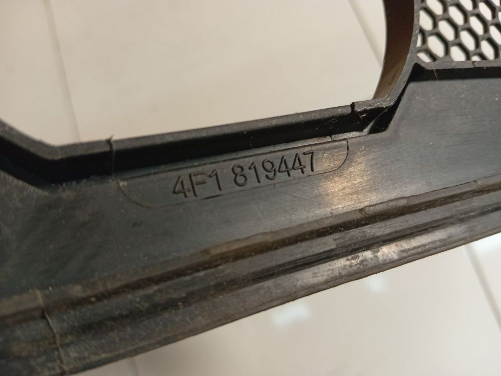 4F1819447 Audi A6 2005 Wiper Muolding - FRONT - Thumbnail 4