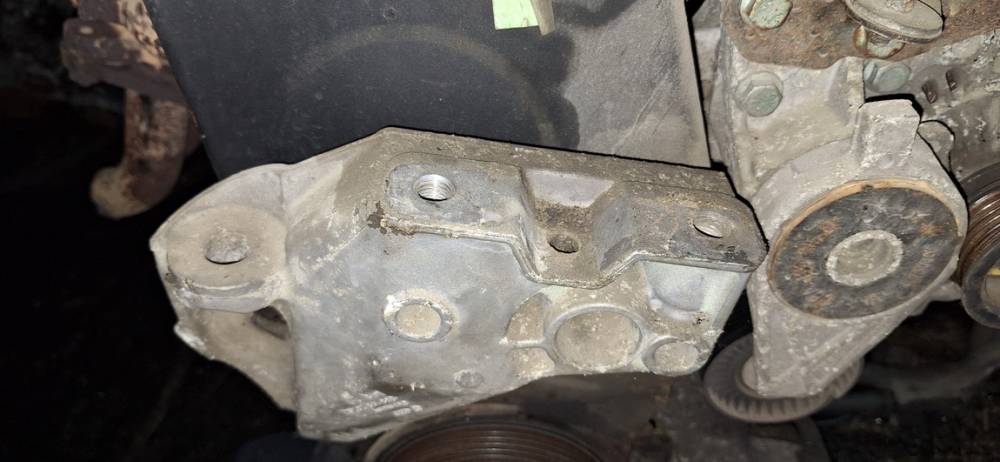 038199207 Audi A3 1997 Motoraufhängung