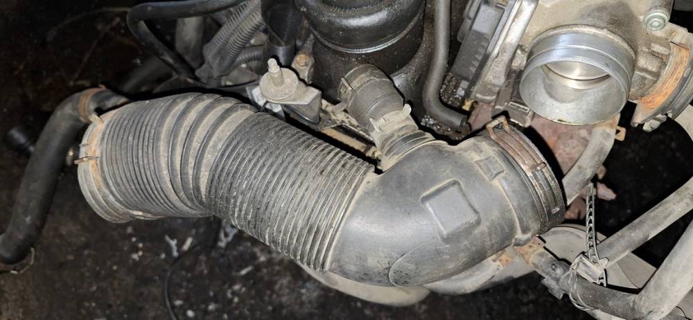 1J0129684 Audi A3 1997 Luftansaugung Ansuagschlauch