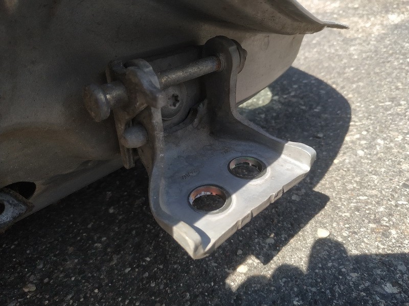 Peugeot 307 2002 Zawias przednich drzwi - PRZEDNIE