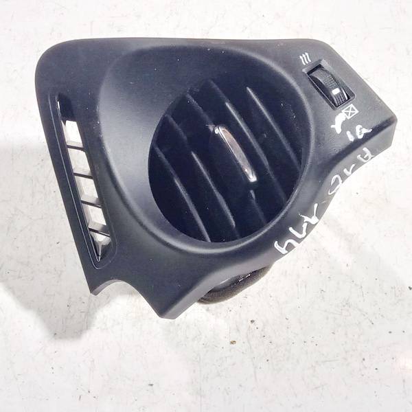 556505304 Lexus IS - CLASS 2006 Sisäilman ilmanvaihtoritilät