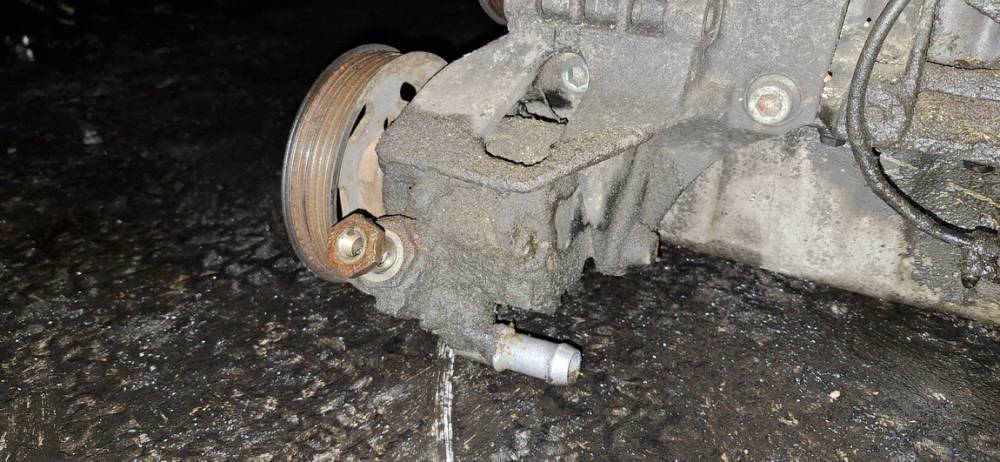 Audi A3 1997 Pump assembly - Power steering pump - Thumbnail 4