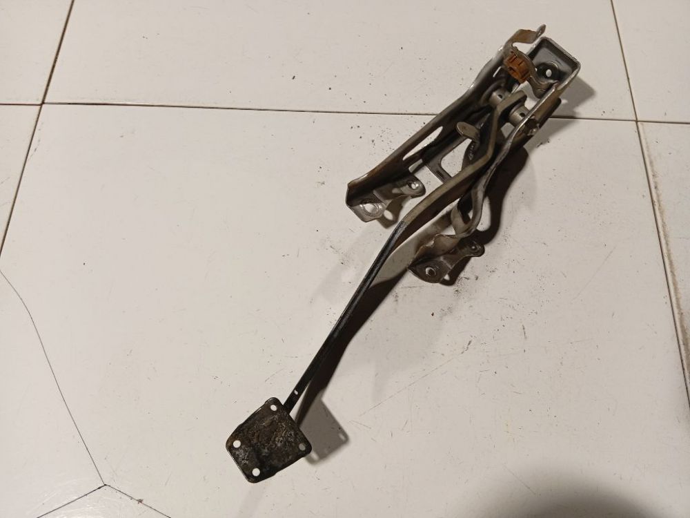 Toyota Yaris 2006 Pedał sprzęgła