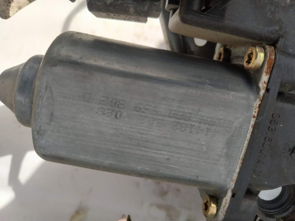 8D0959802D Audi A4 1998 Window Motor - FRONT RIGHT - Thumbnail 3