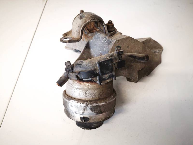8D0199379J Volkswagen Passat 1997 Engine Mounting and Transmission Mount (Engine support)