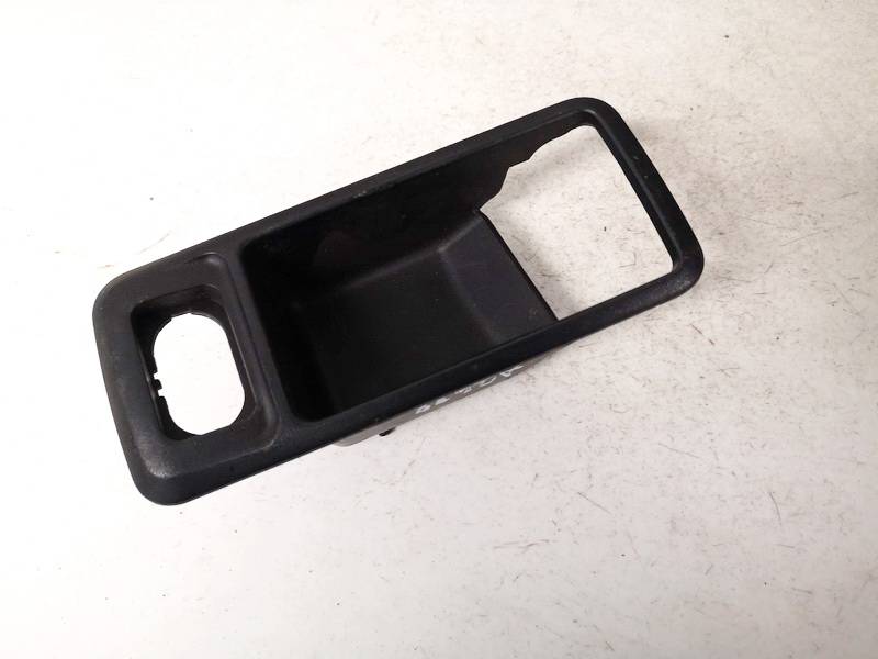 3M51226A37ABW Ford Focus 2008 Wykończenie wnętrza (plastikowe elementy)