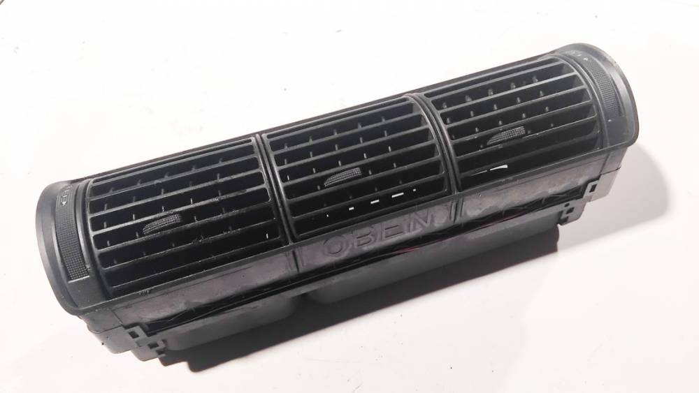 8D1820951 Audi A4 1999 Dash Vent (Air Vent Grille)