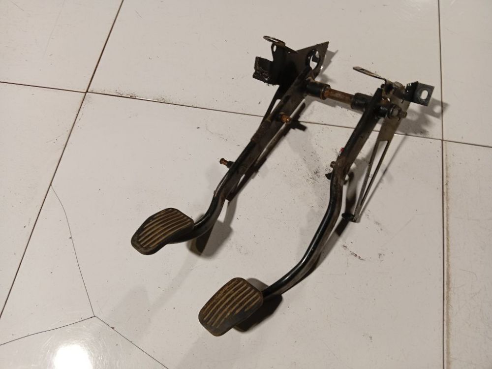Volvo V70 1998 Pedal work, Brake pedal, Pedal bracket, Clutch pedal