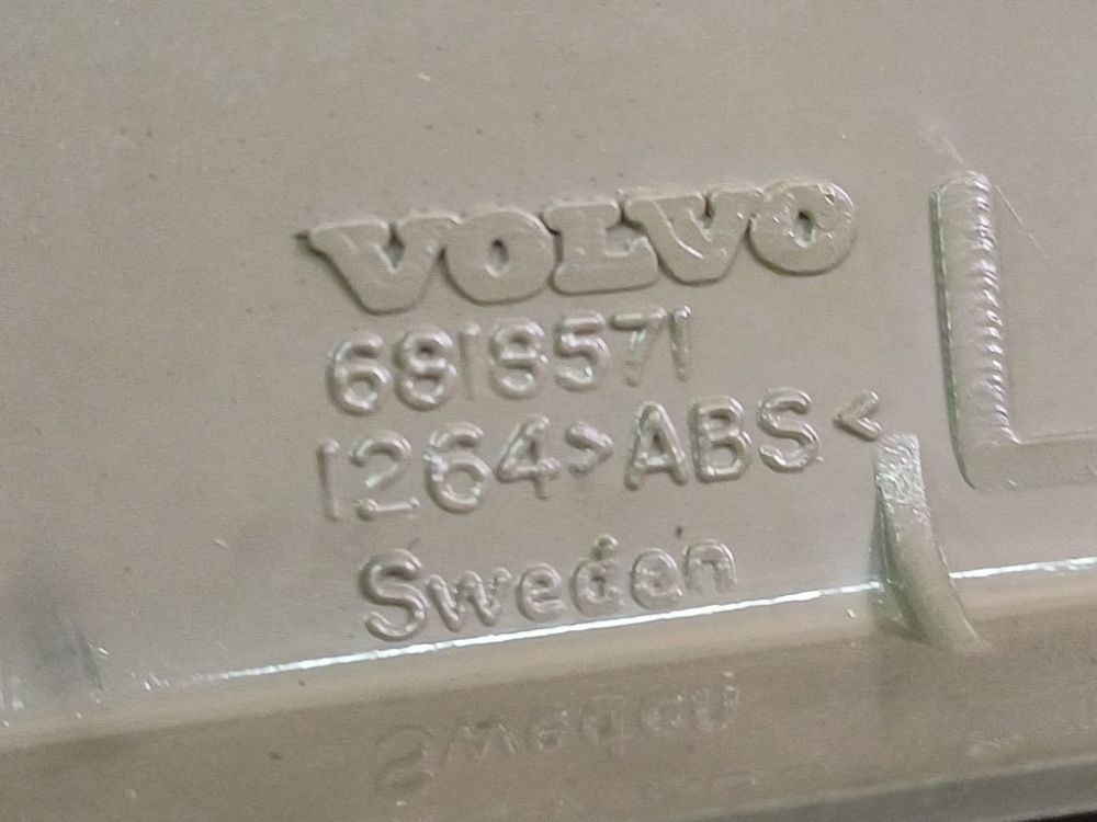 6918571 Volvo V70 1997 Wykończenie wnętrza (plastikowe elementy) - Thumbnail 4