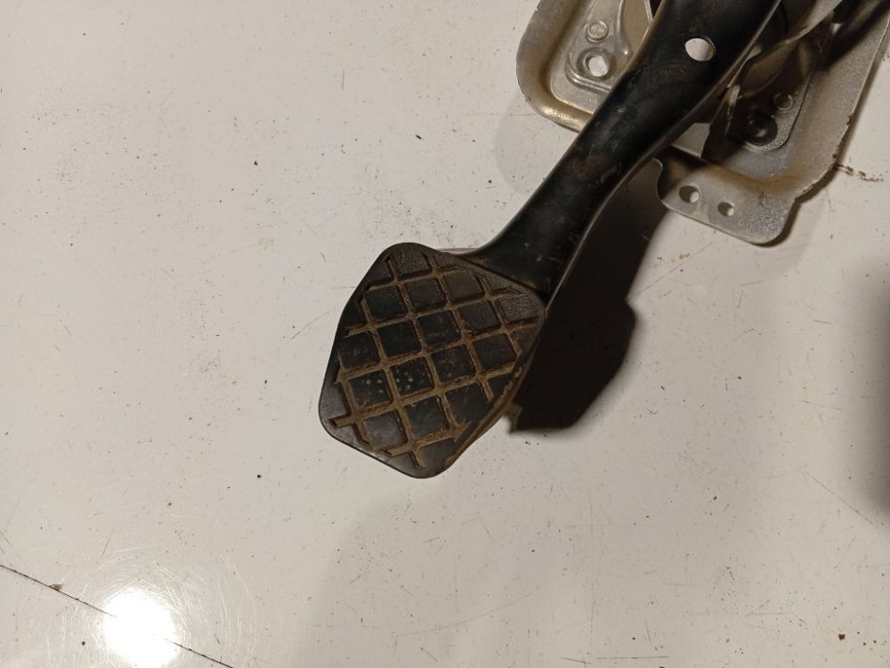 1K1721057AD Seat Leon 2007 Clutch pedal - Thumbnail 2