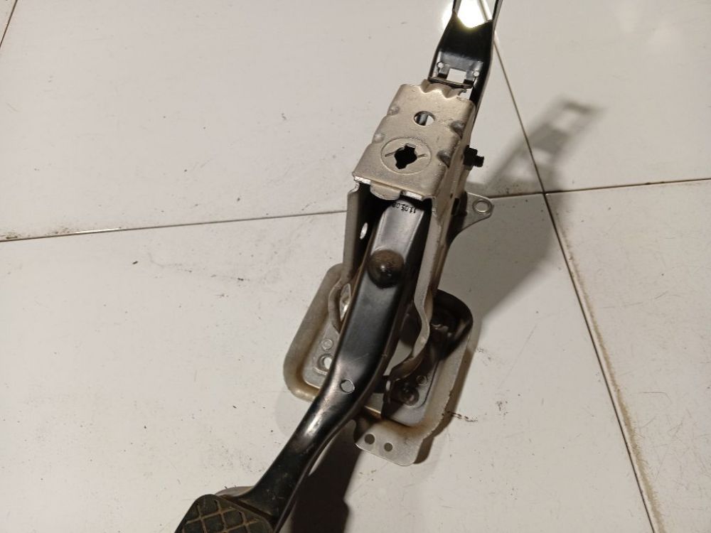 1K1721057AD Seat Leon 2007 Clutch pedal - Thumbnail 3