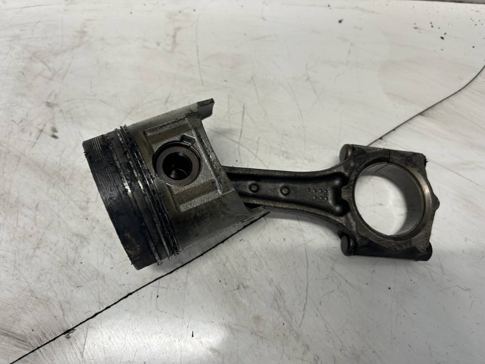 Opel Combo 1997 Tłok z korbowodem