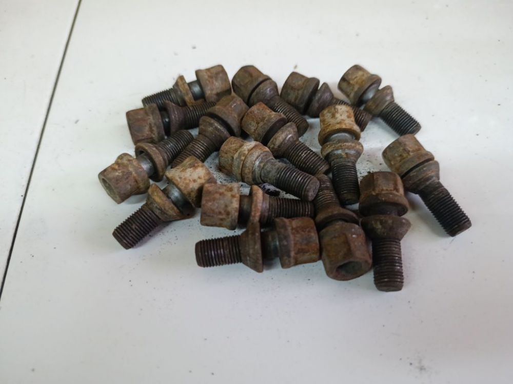Citroen C4 Picasso 2009 Vehicle Wheel Nuts kit | EuroImpex